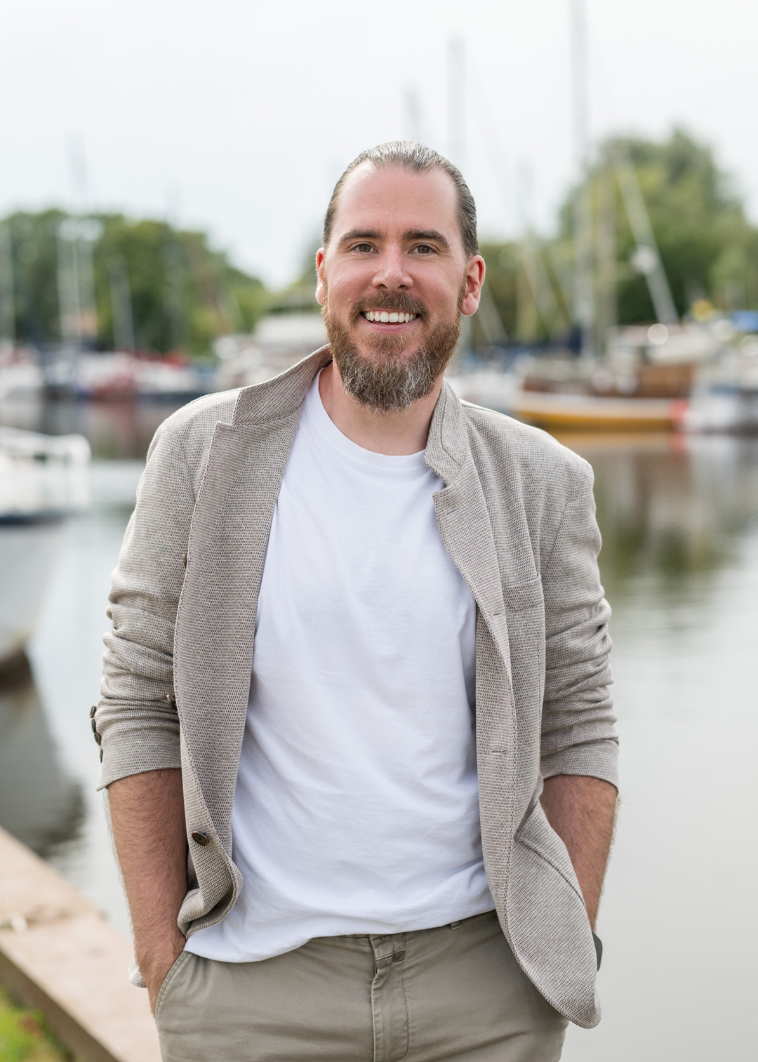 Manuel von Heugel, Inhaber von Fruity Software, am Hafen
